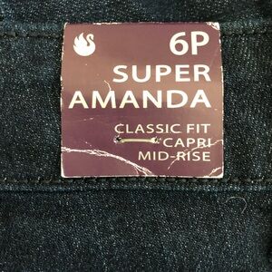 NWT - Gloria Vanderbilt  Amanda Capri Jeans